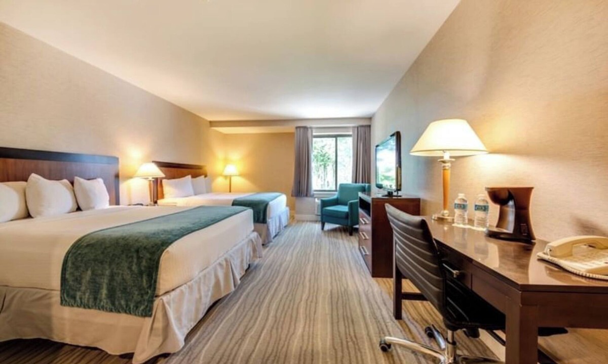 Southbury Hotel | Nature-Inspired Stays Near Lake Zoar, Southford Falls & Larkin Trail - 4 Units