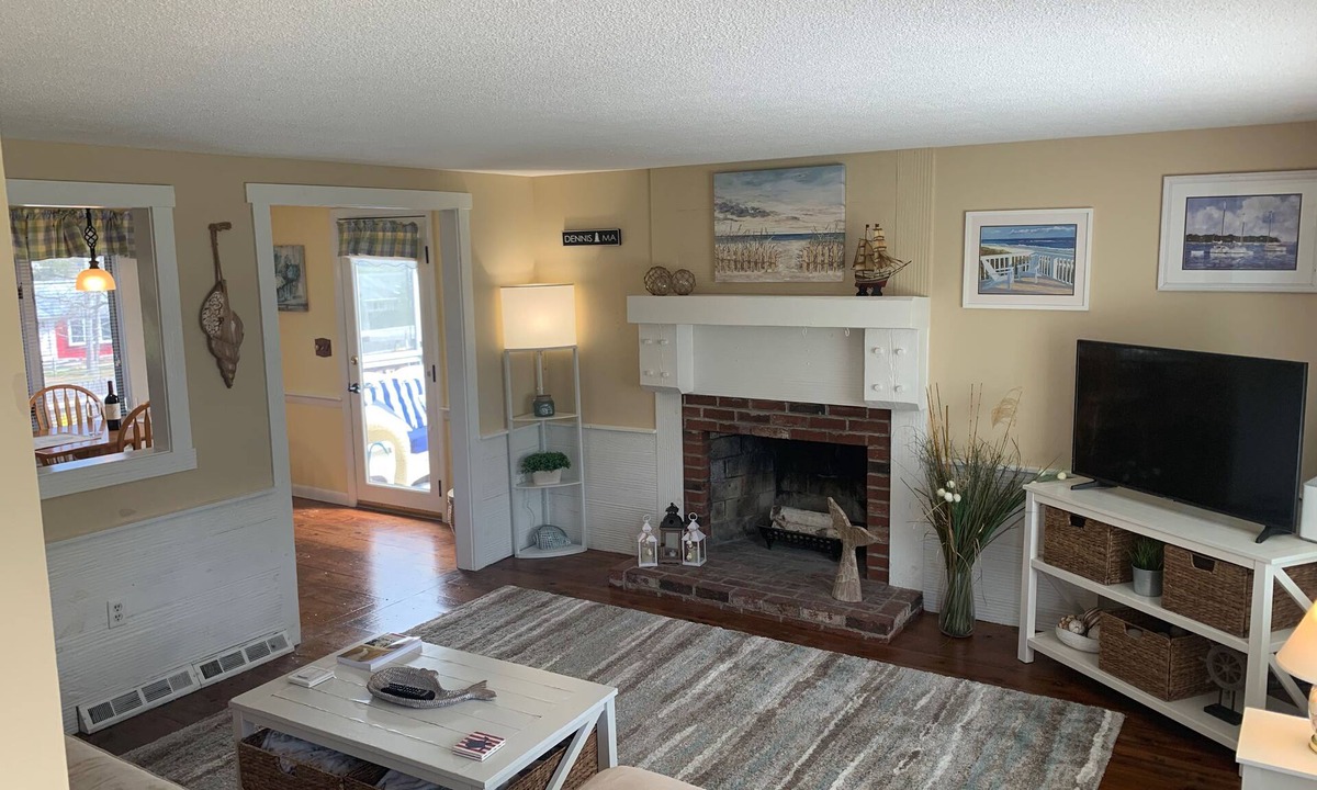South Dennis House | Near Follins Pond in South Dennis. Roomy and adorable!