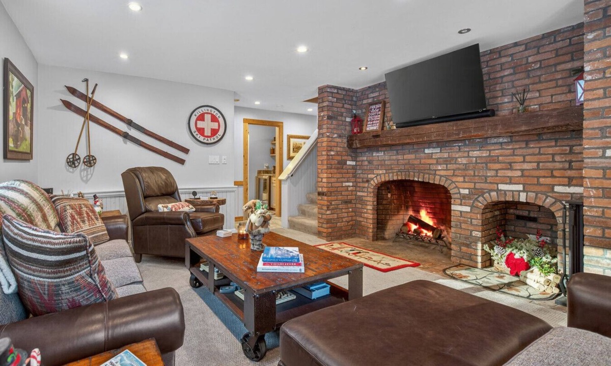 Killington House | Near Killington Resort | Hot Tub, Patio & Views