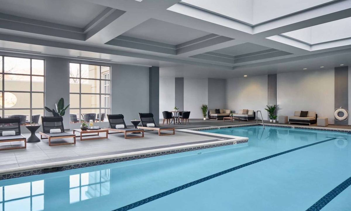 Groton Hotel | Near Mystic Seaport Museum + Dining, Pool & Spa