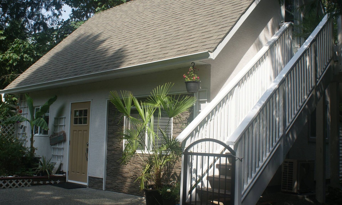 Regional District of Nanaimo Cottage | Nesting Ravens , rustic Cottage on private acreage,