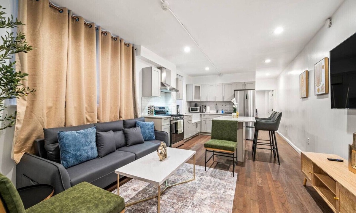Southwark Apartment | New 1 BD in Prime Philly Location with King Bed