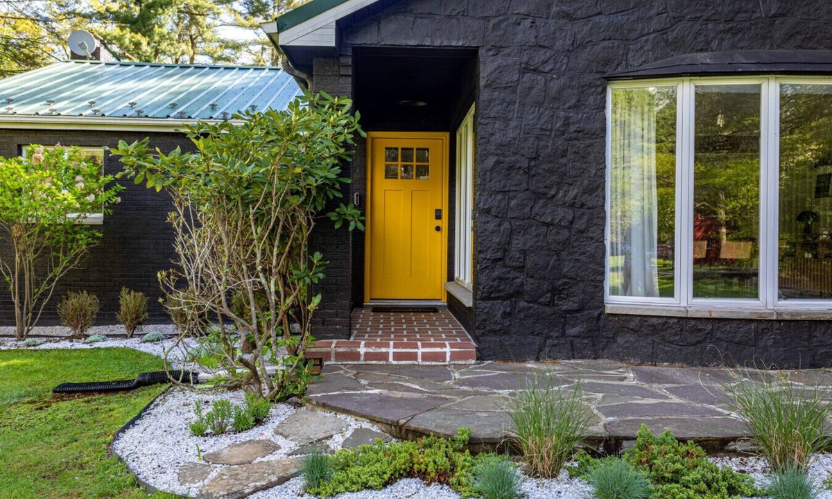 Town of Olive House | NEW: Atomic Ranch - MCM One Level in Olivebridge