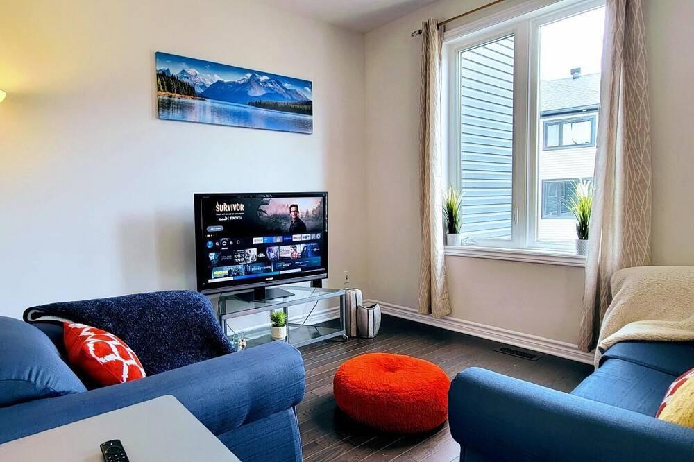 Ottawa Division House | New Build+PrimeTV+Movie+Games+Airport 10 mins