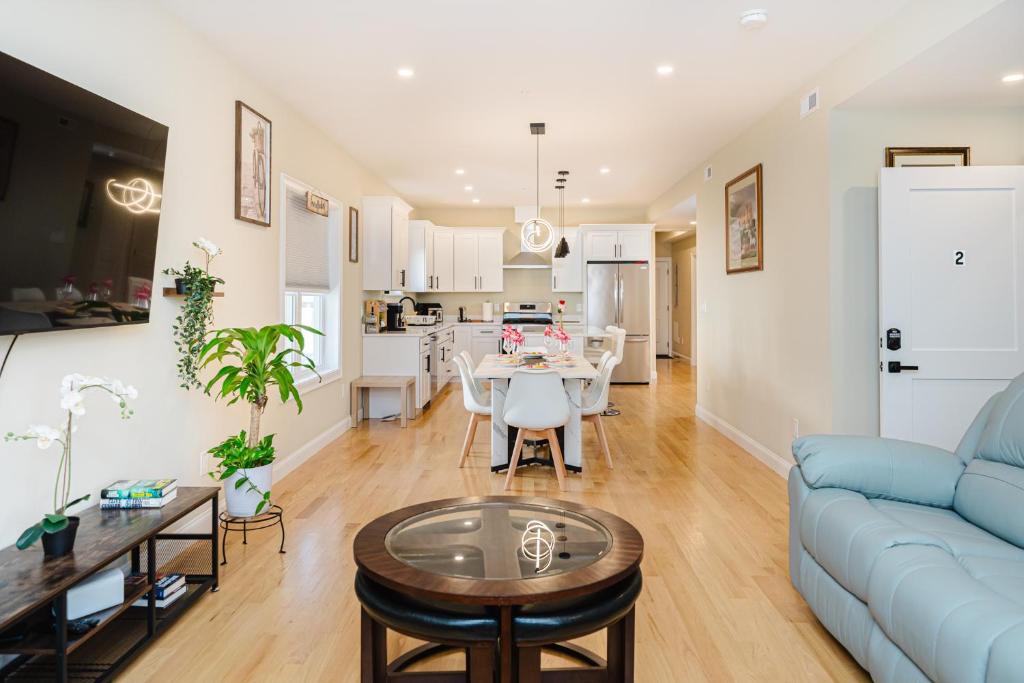 West Codman Hill - West Lower Mills Apartment | New Built 3BR 2BA Boston, FREE Parking, Laundry & AC - Near Franklin Park 60-2
