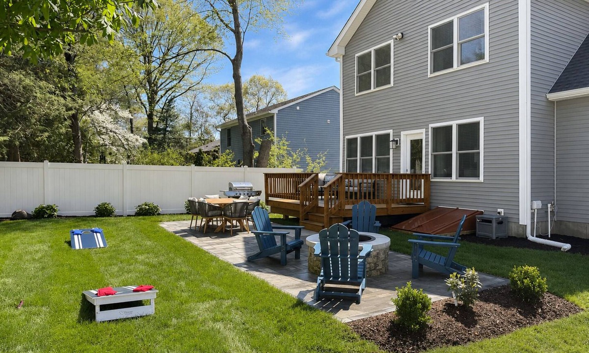 Saunderstown House | NEW Coastal Designer Escape I Private Beach + Near Newport
