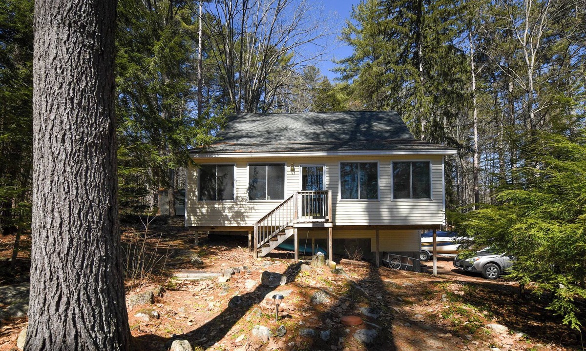 North Bridgton House | New for 2026! Cozy Lakeside Retreat Nestled in the Woods on Long Lake