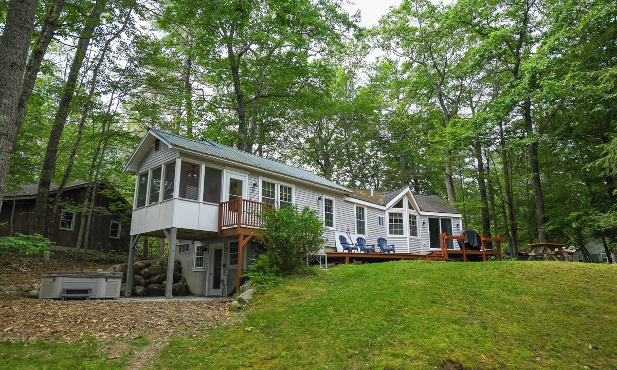 Thompson's Point House | NEW FOR 2026! Modern Sebago Lake Retreat in Quiet Cove - Close to the Sandbar