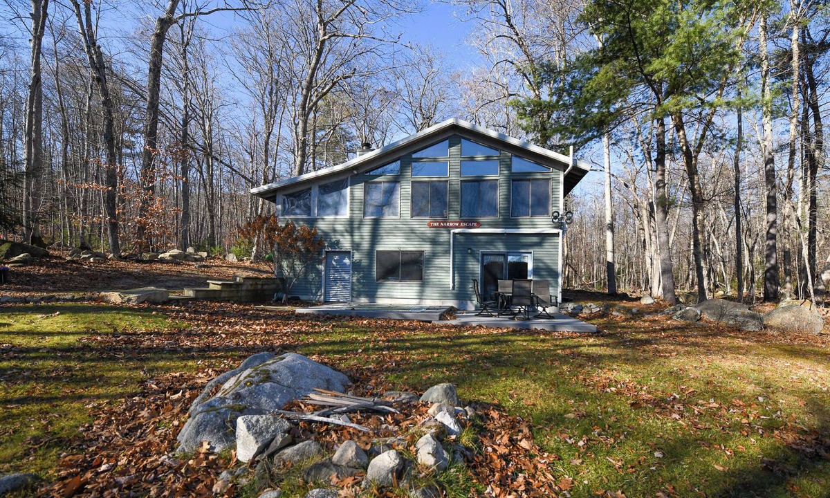 Denmark House | New for 2026! Moose Pond Getaway | Swim, Paddle, Relax & Hit the Slopes