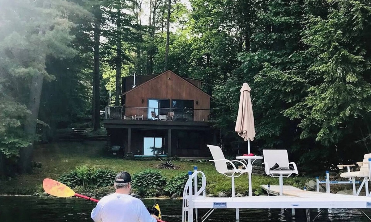 Raymond House | New for 2026 – Owl’s Nest | Modern Lakeside 3-Bedroom Retreat