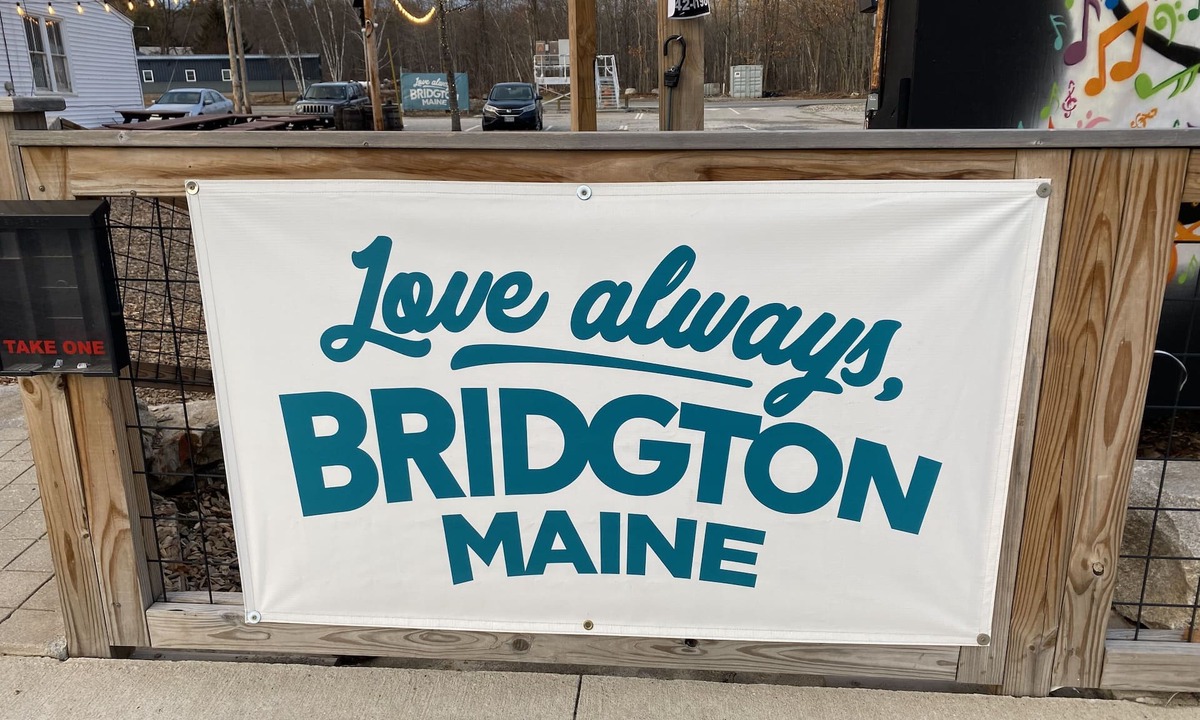 Bridgton House | New home in the lakes region. 1/2 mile to Pleasant Mountain and Moose Pond