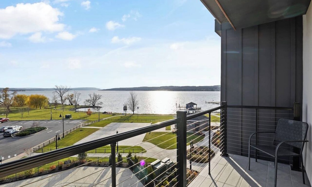 Canandaigua Condo | NEW Lakeview Escape | Seasonal Hot Tub | Poolside