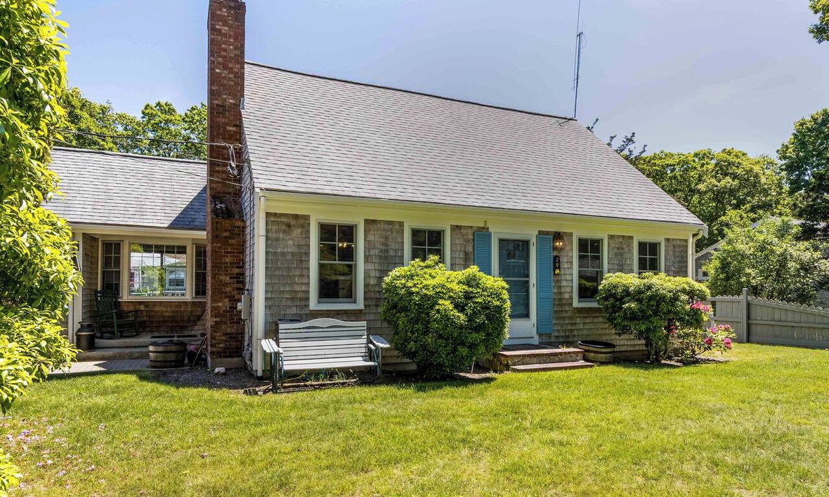 Falmouth Heights House | New listing 3-bedroom house with AC in Falmouth Heights, close to beach & parks.