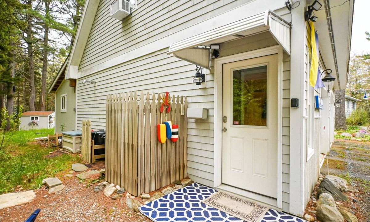Bayville Apartment | New listing by Sea Maine! Sail Loft