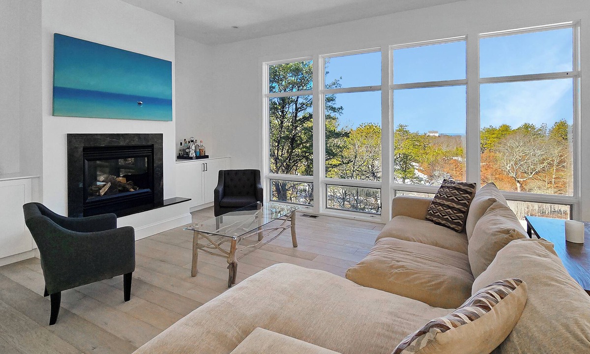 Wellfleet House | NEW LISTING! Stunning 5BD-Private Pool, Tennis Court & Sauna, Central A/C, Beach Access, Hopper House Views