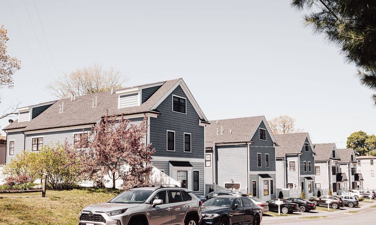 Needham Apartment | New Luxury 4bd Townhouse in Needham