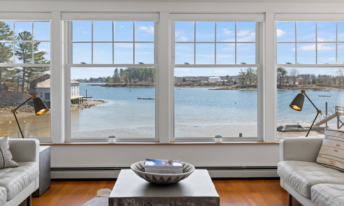 Kittery House | >New Oceanfront Listing< La Bohème | Kittery Maine