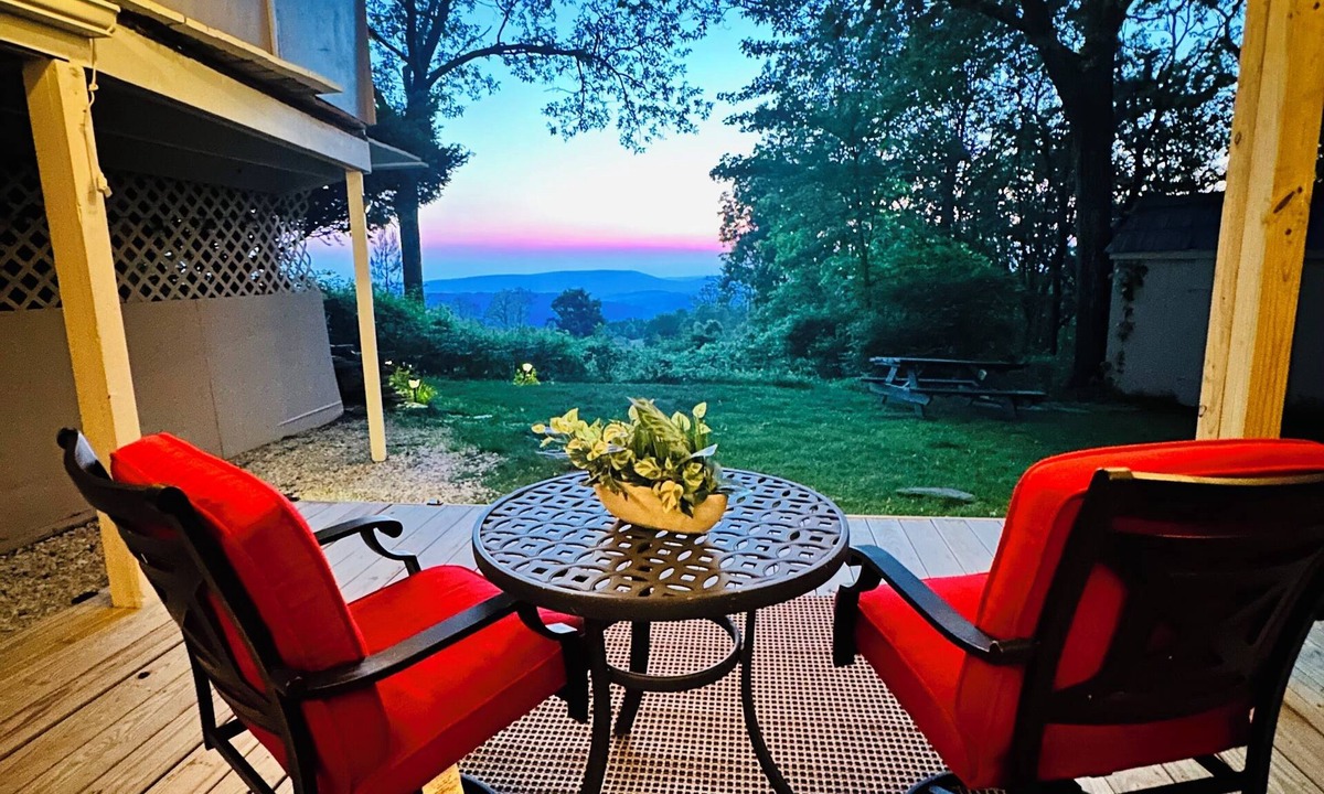 Millerton House | New Outdoor Living Room!Nature Lover’s Mountaintop Retreat, Privacy and Quiet.