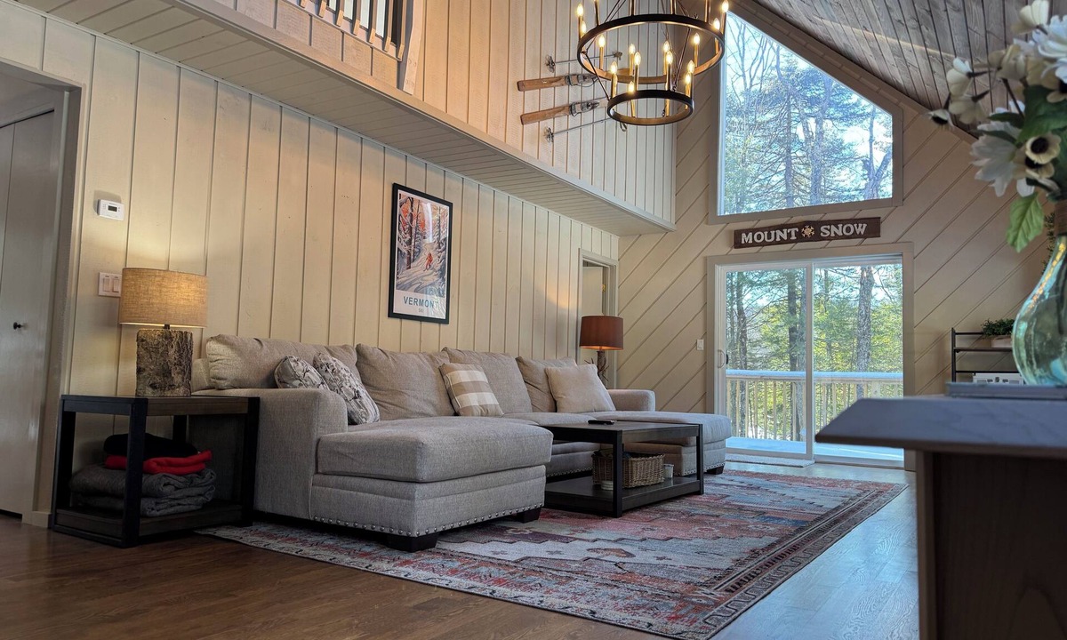 West Dover Ski Chalet | NEW Private Chalet - 4 mins to Mt Snow