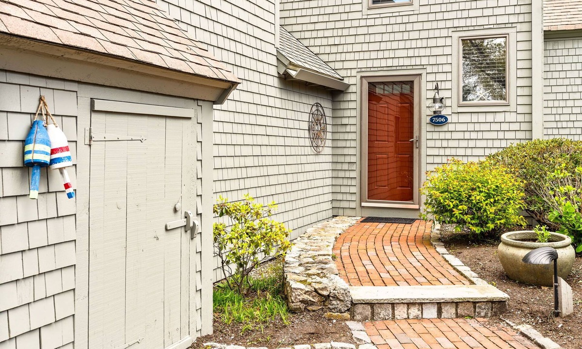 Mews Village Condo | New Rental - 2 bedrooms, 2 baths, golf course view
