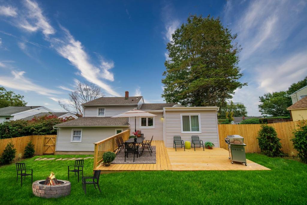Cove - East Side - Shippan House | New Stylish Beach Home near Stamford Downtown/Cove Beach/40 min to NYC