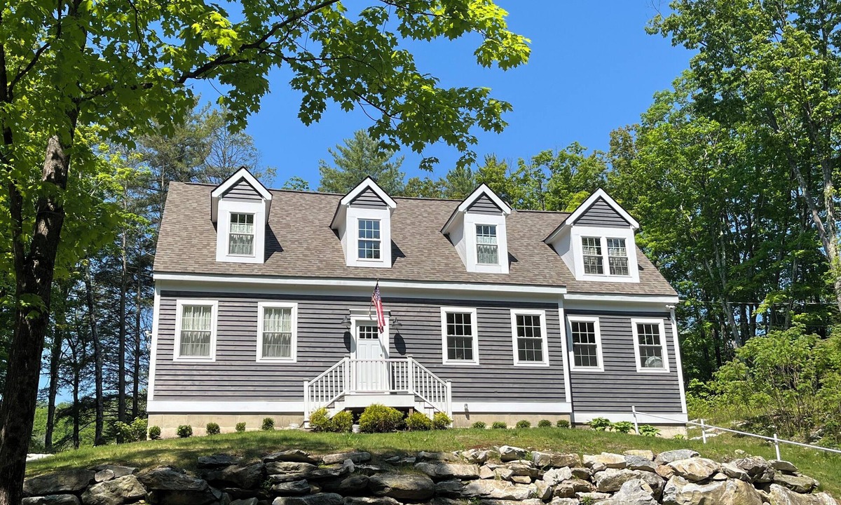 Glendale House | Newly Built 4 Bedroom Lake House with Kayaks & Paddle Boards!