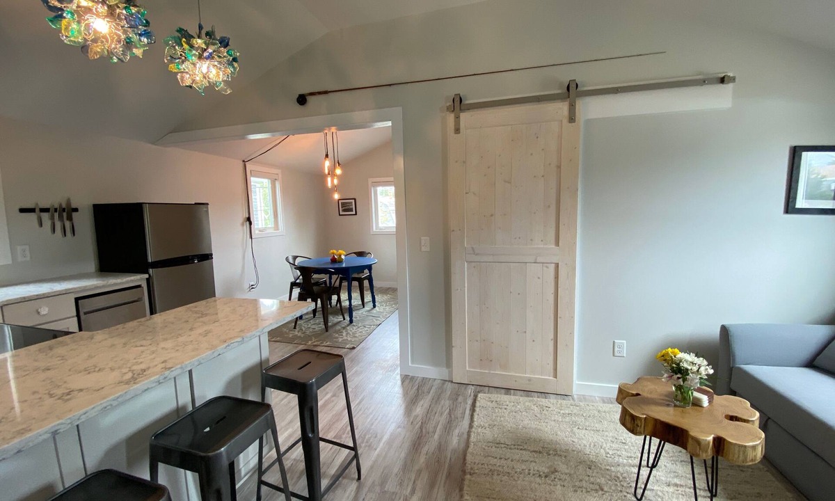Edgartown Apartment | Newly Renovated Apartment in the heart of Edgartown on the Bike Path!