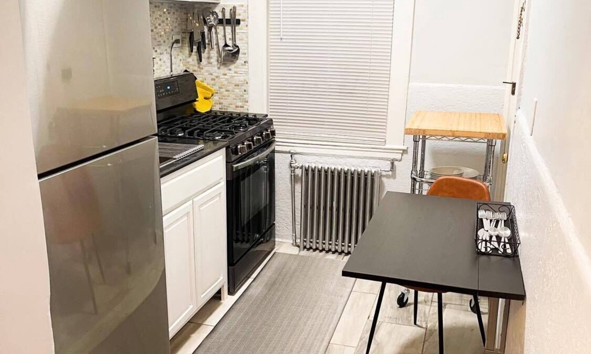 Cleveland Circle Apartment | NEWLY RENOVATED APARTMENT STEPS FROM GREEN LINE BRIGHTON BROOKLINE