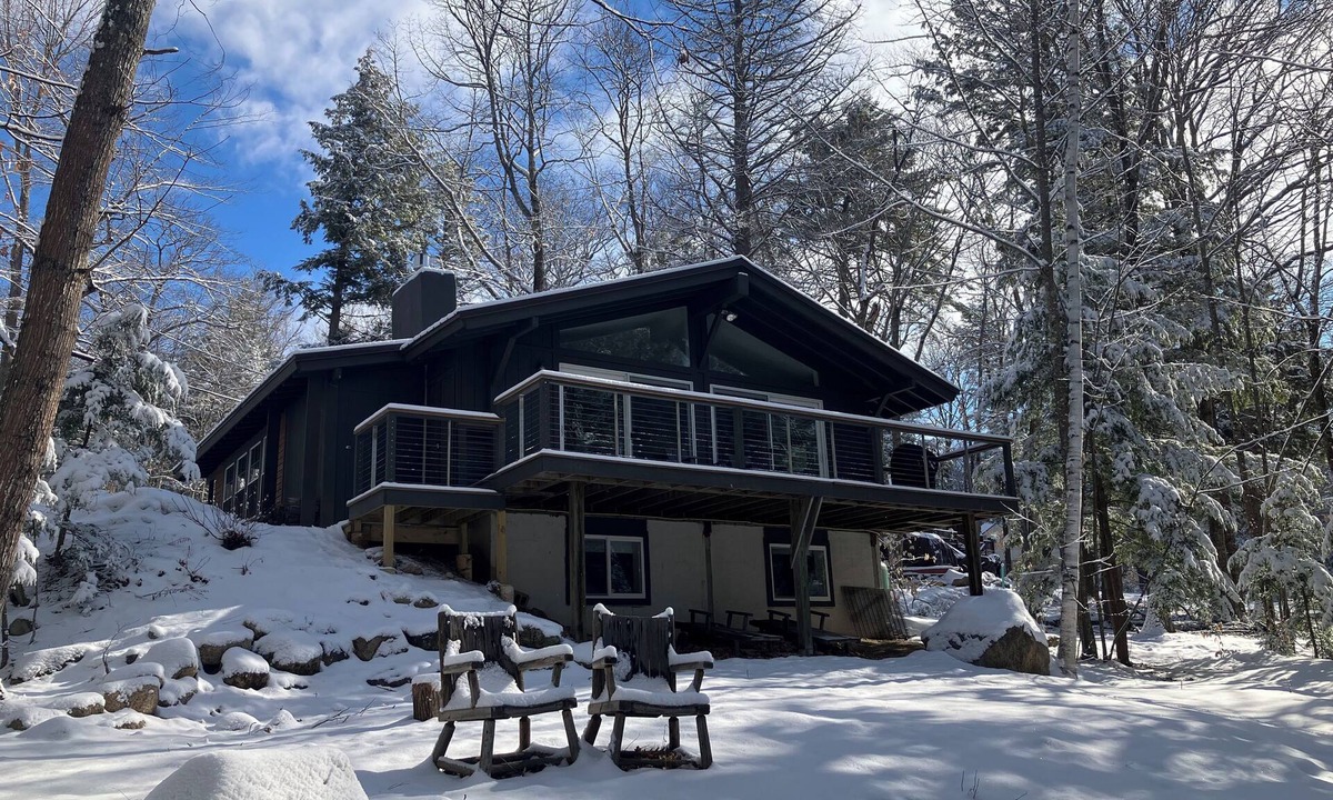 Intervale Ski Chalet | Newly-renovated, family-friendly 3 bed 2 bath chalet in peaceful private setting
