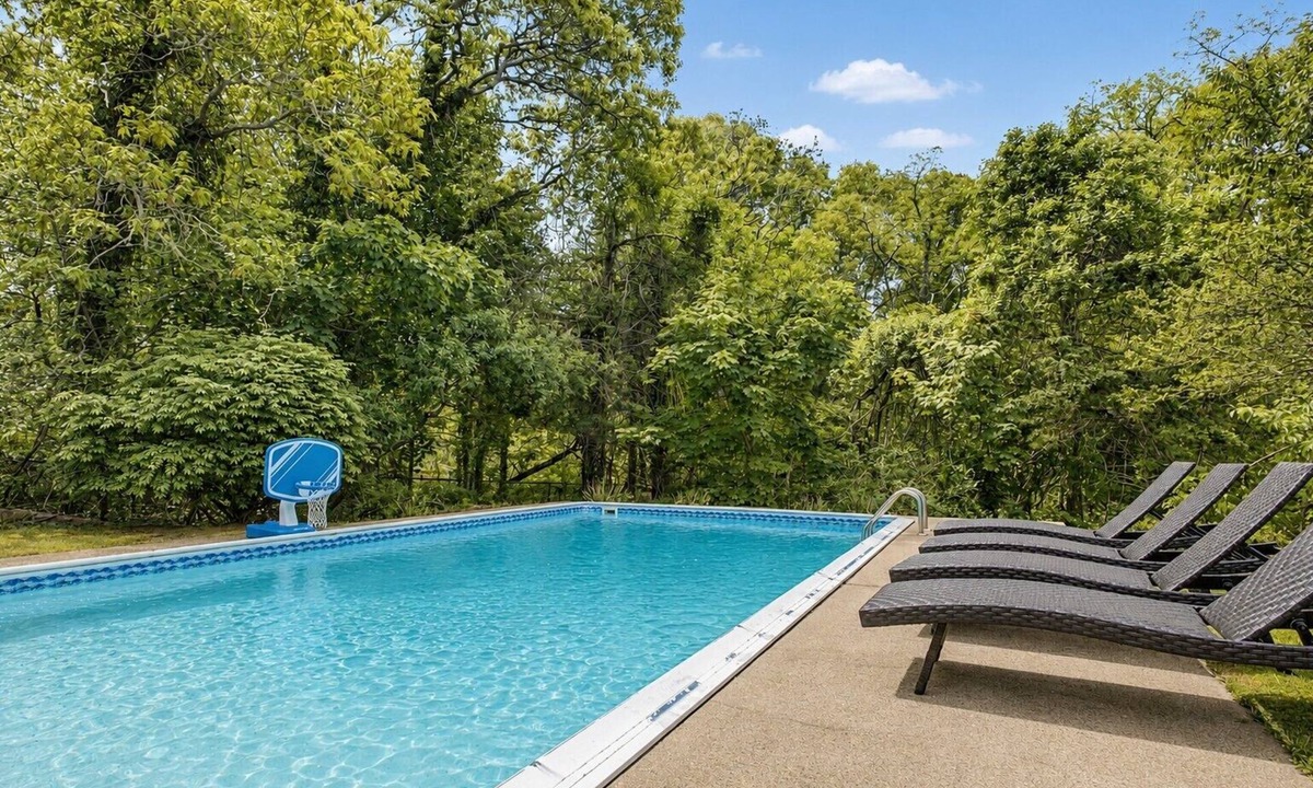 West Barnstable House | Newly renovated home w/Saltwater Pool Near Sandy Neck, sleeps 10!