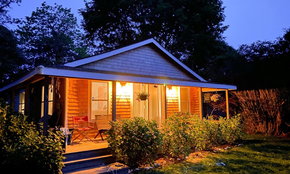 Oak Bluffs House | Newly Renovated House - Quiet area, walk to Downtown Oak Bluffs and the harbor