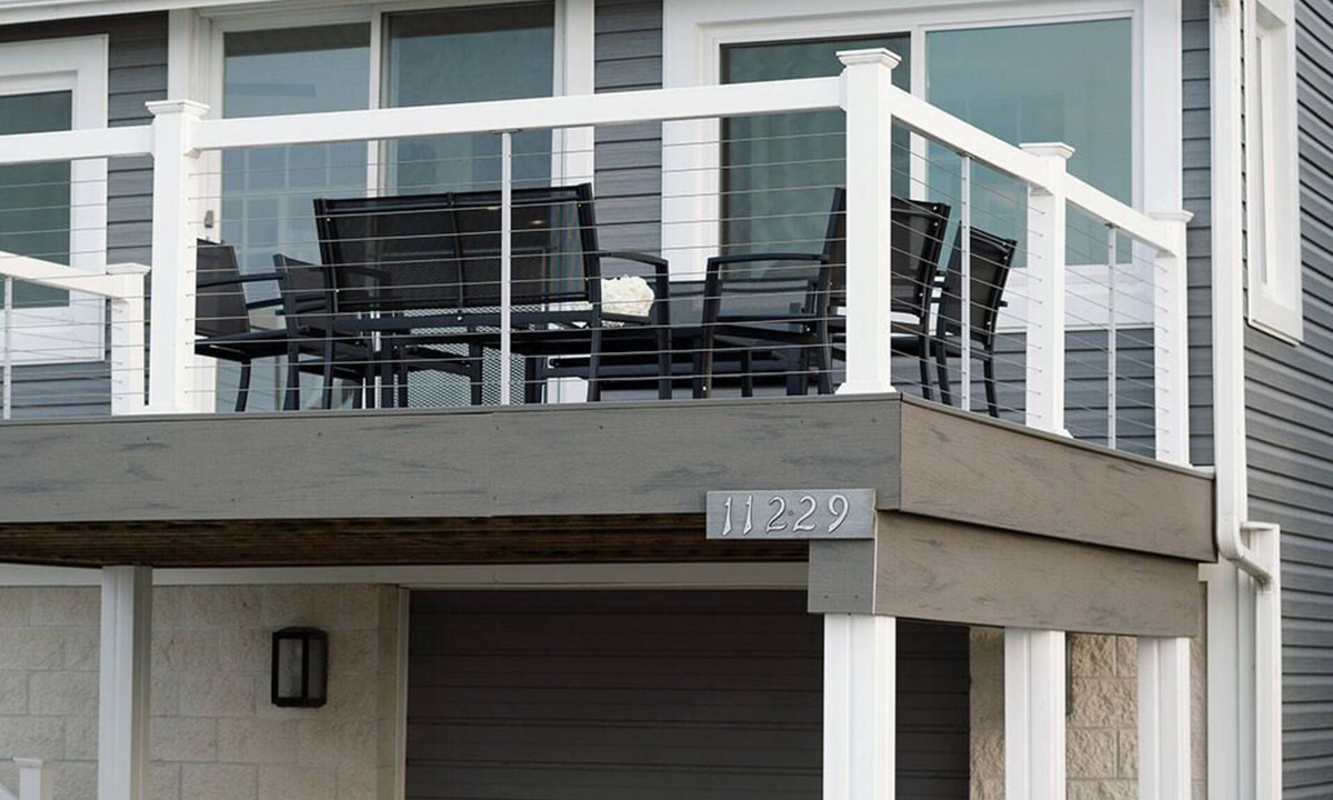 North East Cottage | Newly Renovated Lakefront Retreat w/Unbeatable Lake Erie Views & Private Beach.