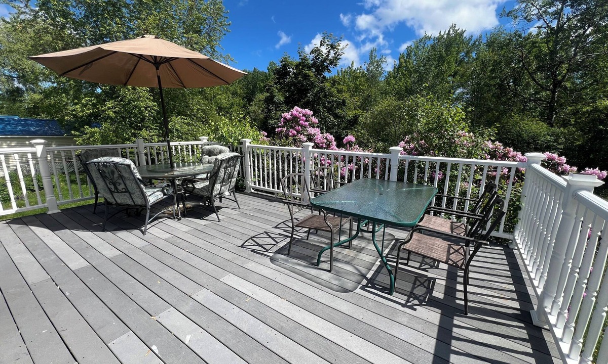 Belfast House | Newly renovated, pet friendly house in the heart of Belfast with large back yard