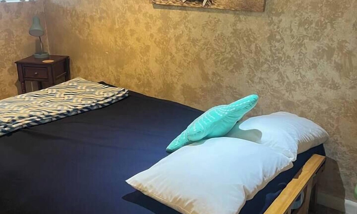 Newport East House | Newport East Private House Walk to Beaches 6beds