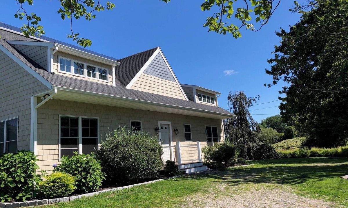 Middletown House | Next Door to Golf Course, Minutes to Beaches!