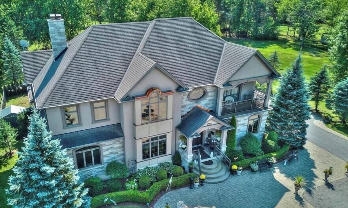 Fort Erie Bed & Breakfast | Niagara River Idyll + Luxurious Queen with own bathroom