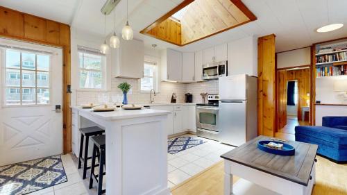Pine Point House | Niblet Cottage by Bayley Vacation Rentals
