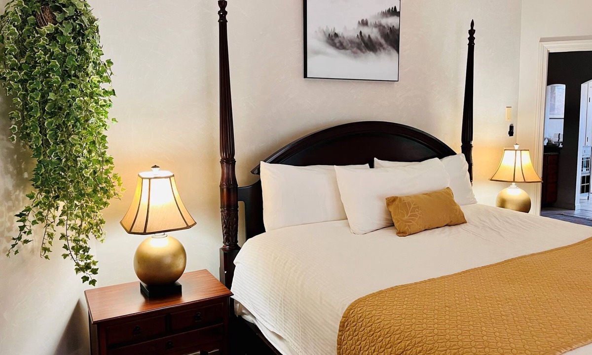 Bartlett House | Nordic Village | Chateau Junior Suite – Mountaintop Views