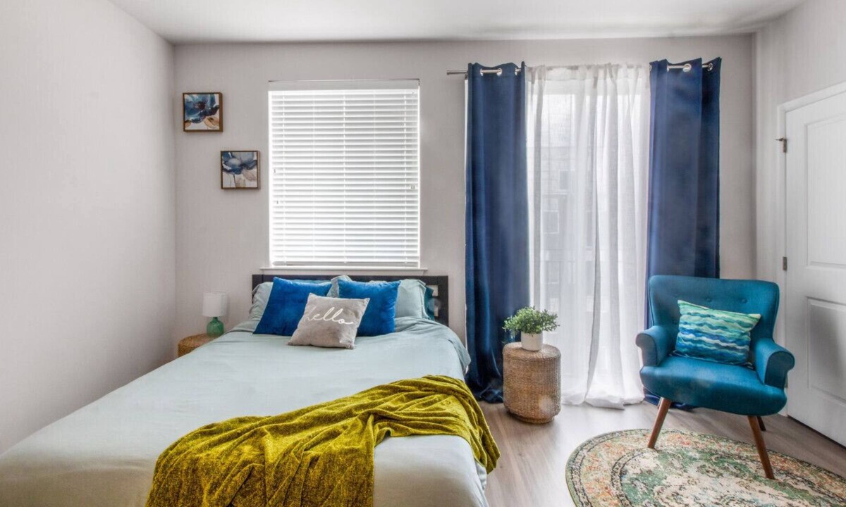 Downtown Baltimore Apartment | Oasis 5 - Stunning Studio:Balcony View, Pool & Gym