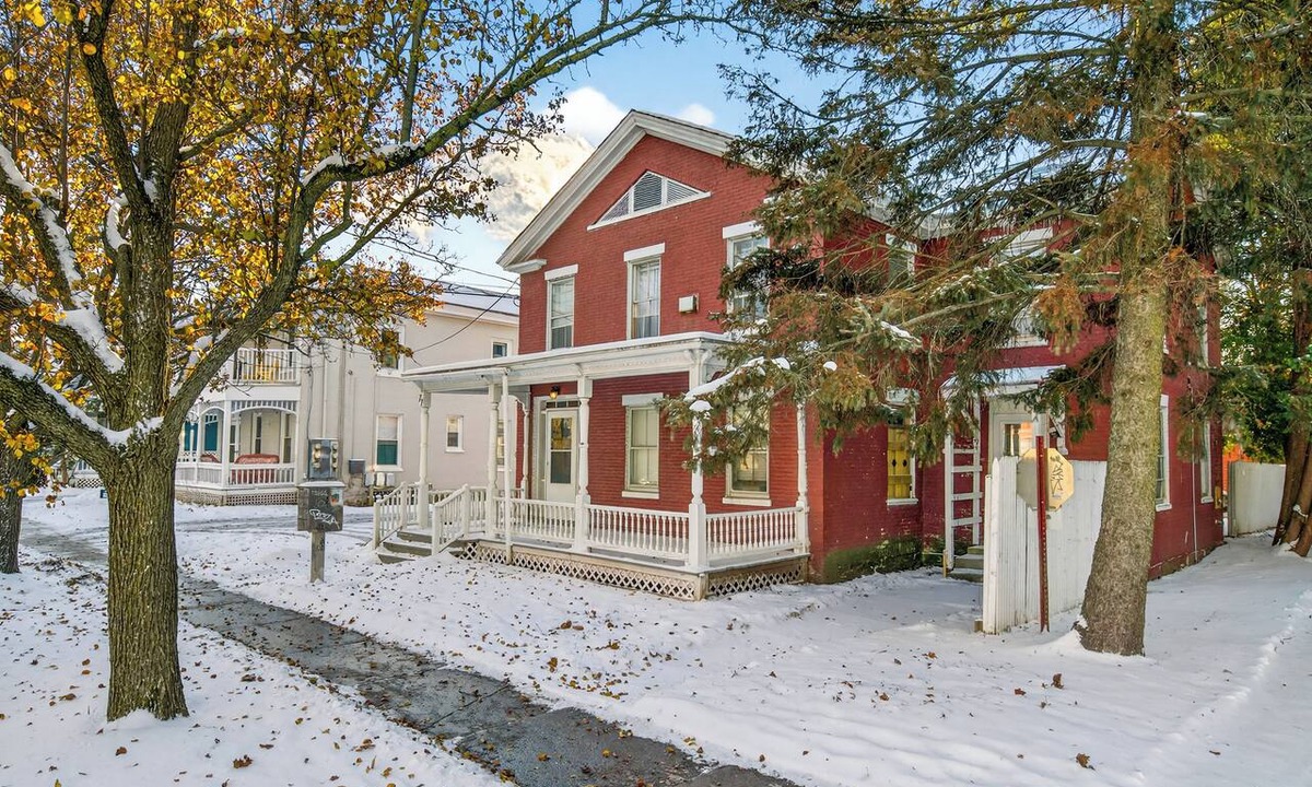 Old North End Apartment | Oasis near Church Street