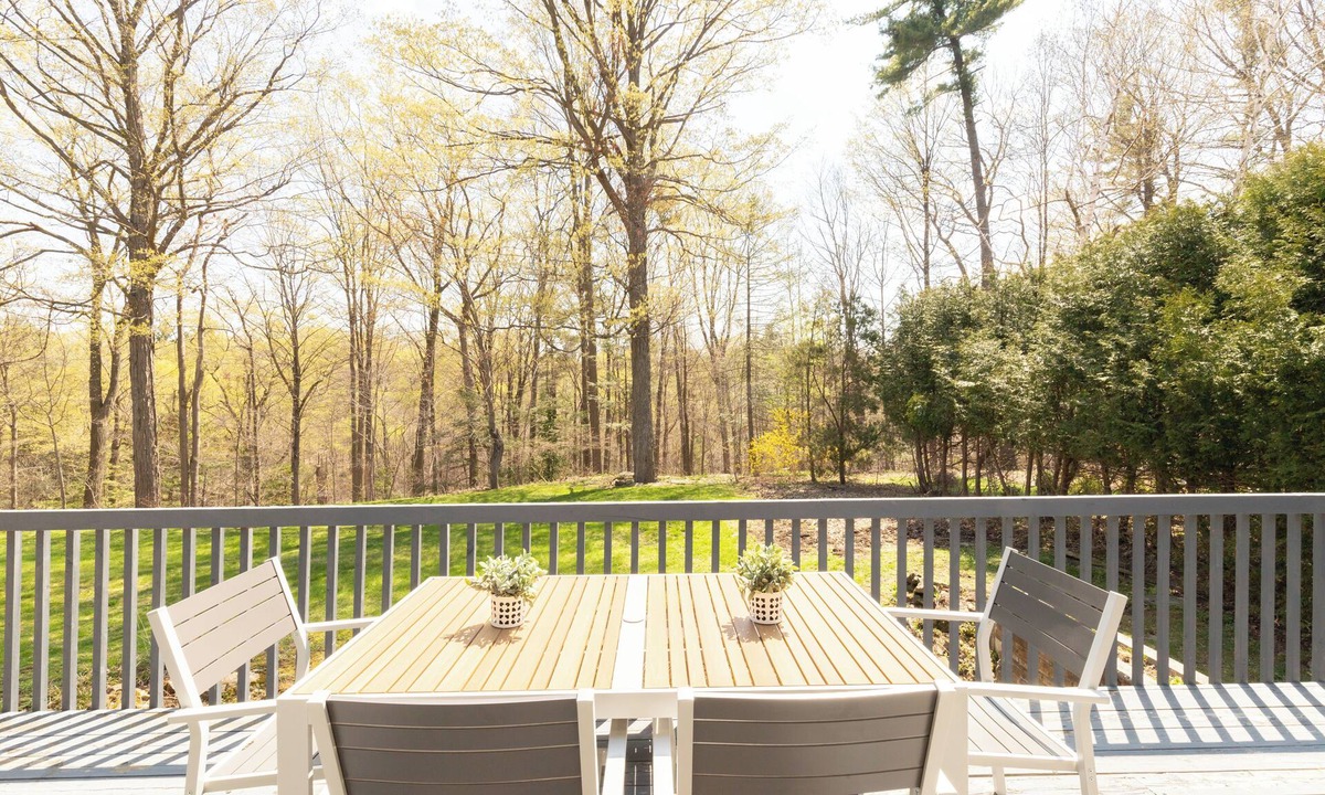 Newtonbrook House | Oasis on a Ravine Forest with Yoga Room located on Bayview & Sheppard