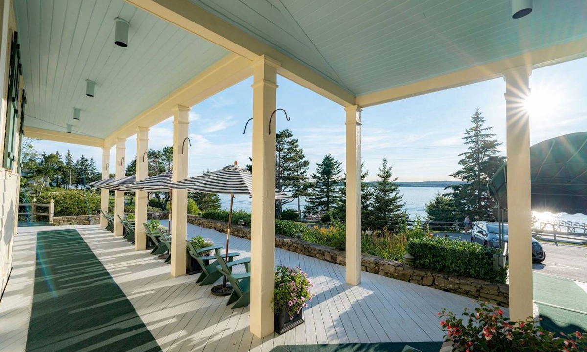 Boothbay Harbor Apartment | Ocean Deck Rm | Lighthouse View | No Hidden Fees