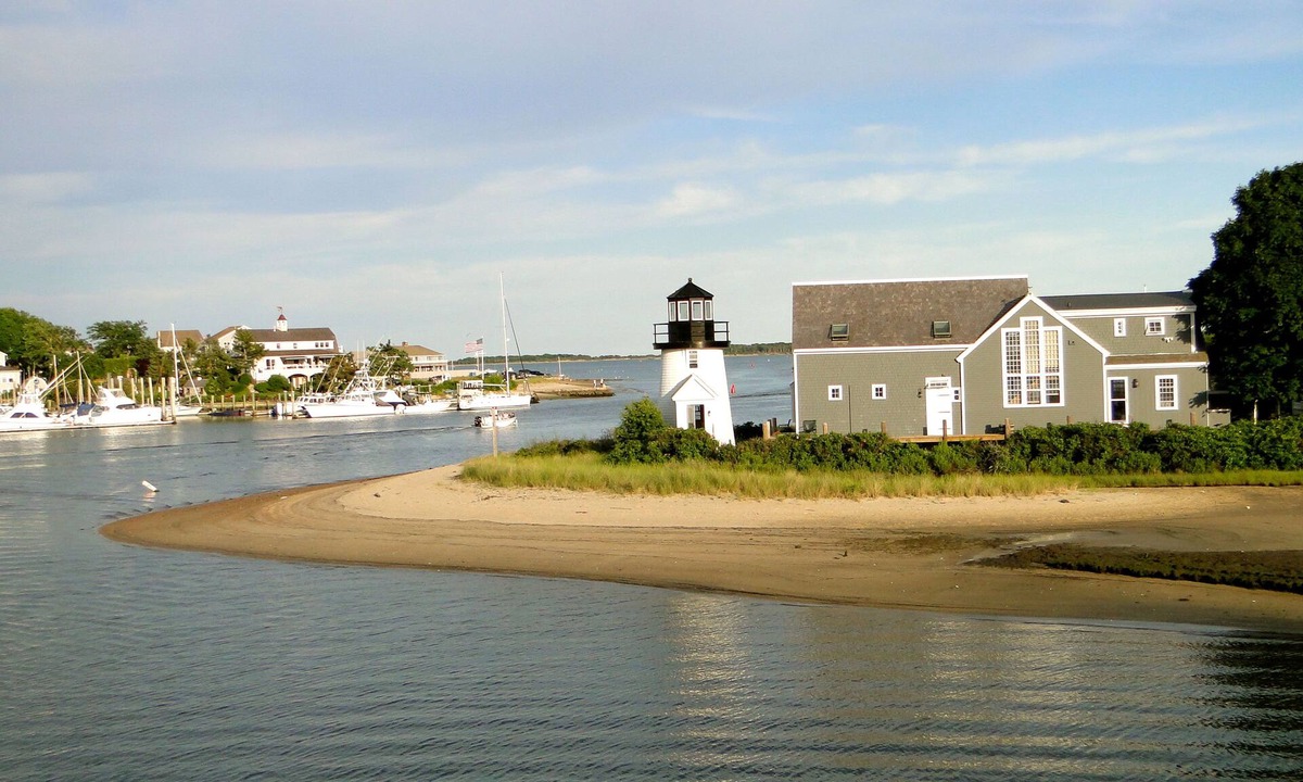 Hyannis Hotel | Ocean Street Inn on Hyannis Harbor