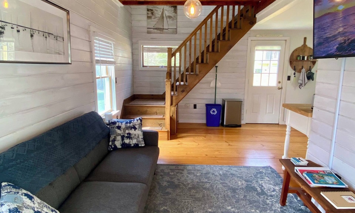 Kennebunk House | Ocean View dog friendly Cottage 4-min to Kennebunkport