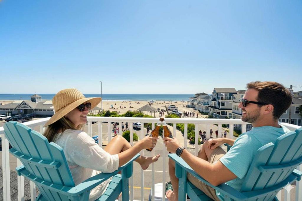 Hampton Apartment | Ocean Views Newly Renovated Private Balcony