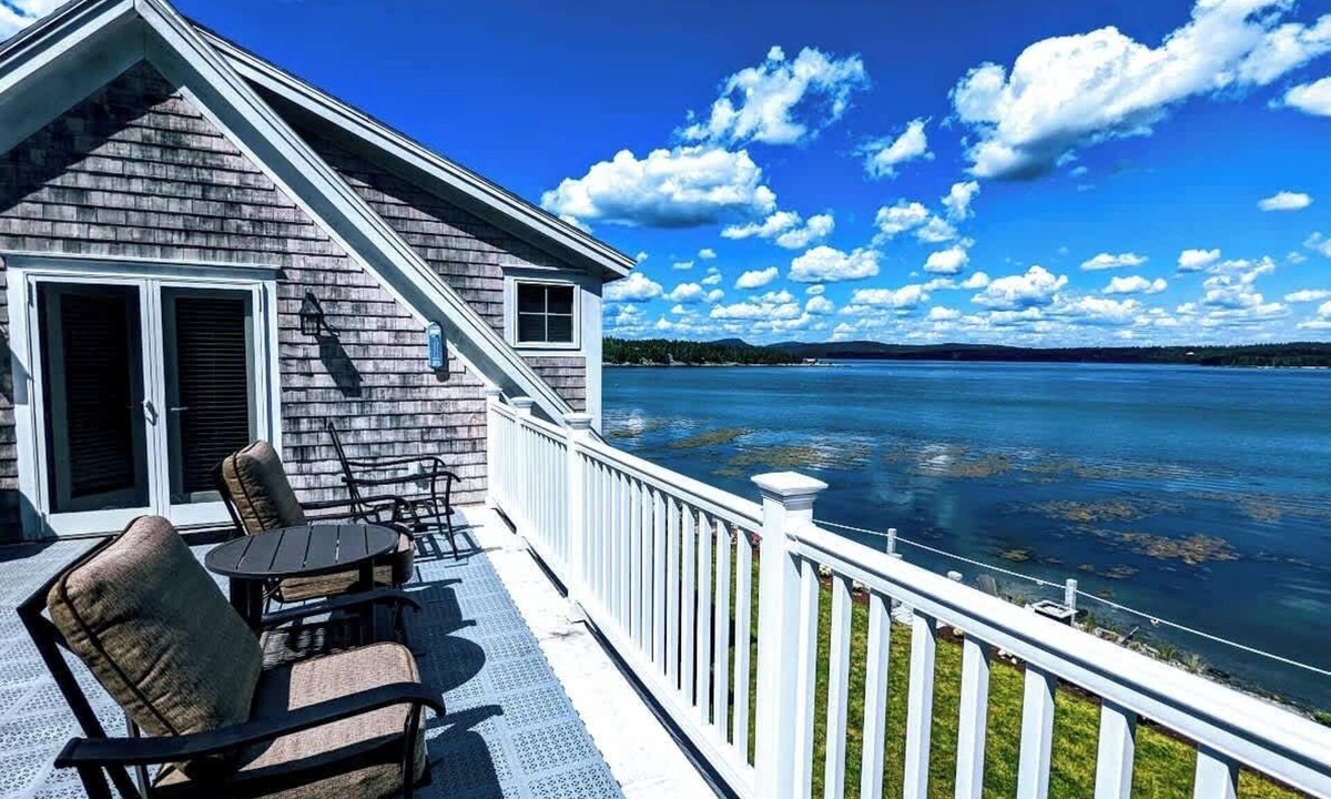Hancock Point House | Oceanfront Beach House w/Fire Pit & Pet-Friendly