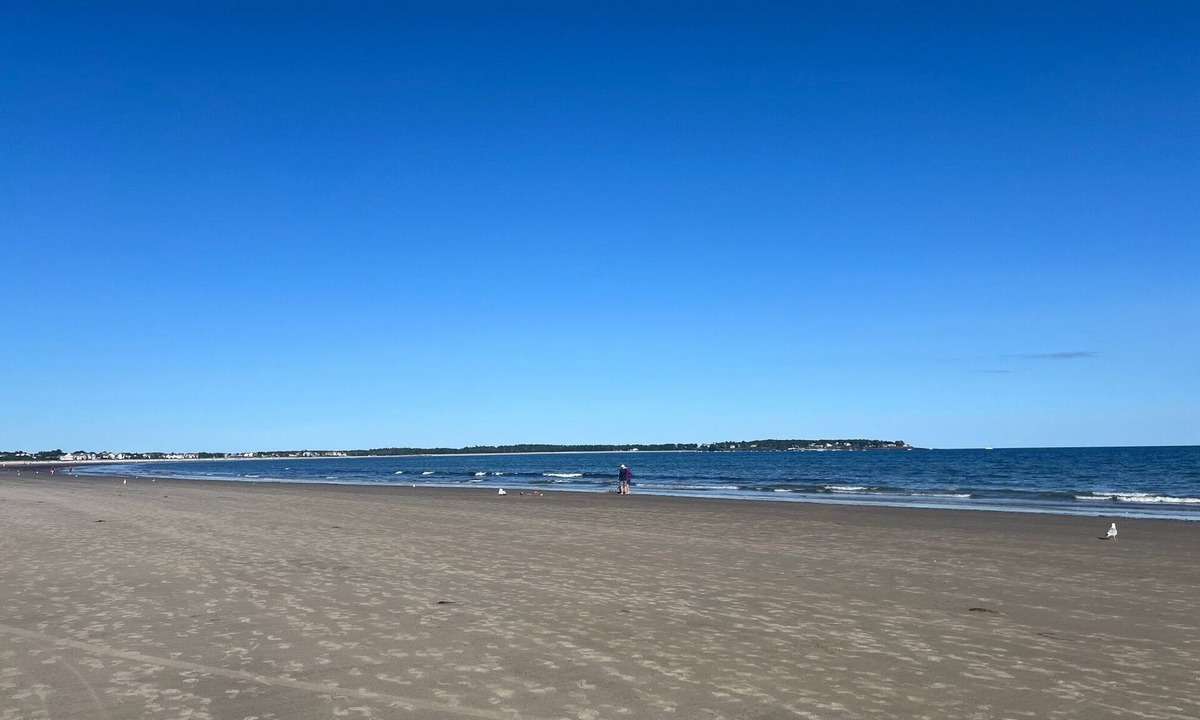 Old Orchard Beach Condo | Oceanfront Corner Condo with Panoramic Old Orchard Beach Views: 30-Day Minimum