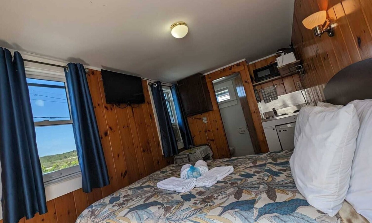 North Truro Cottage | Oceanfront Getaway at the Cod Sunday cottage located at the Oceana Cottages