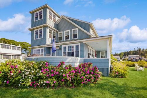 Ocean Point House | Oceanfront home incredible ocean views, deck & location