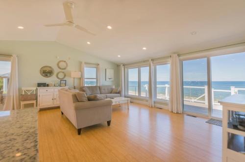 East Sandwich House | Oceanfront Property with AC in Scorton Shores